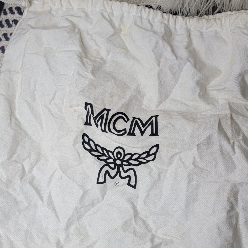 Beautiful pre-owned authentic MCM - Picture 10 of 16